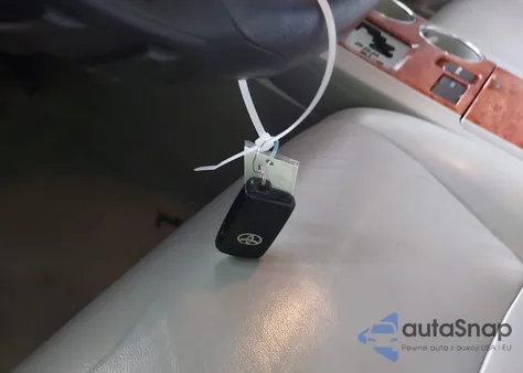 2010 Toyota Highlander Limited V6 z USA, uszkodzony, nr VIN 5TDYK3EH5AS007618